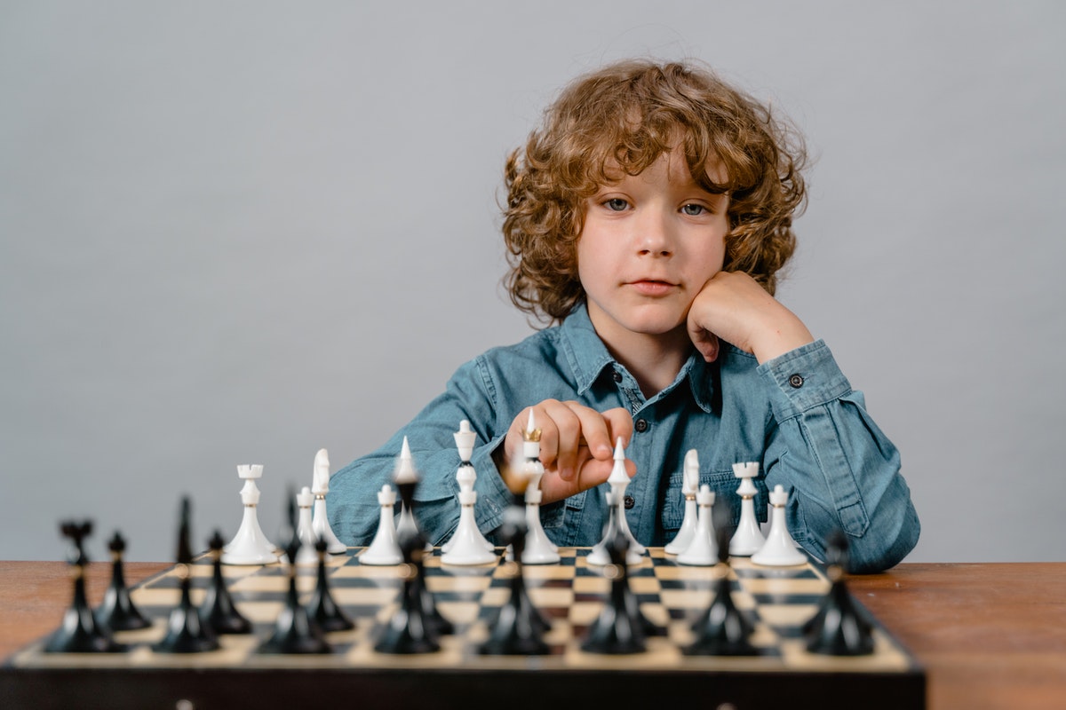 Sakkozó kisfiú. Gyerekerő - 7 immunerősítő hatóanyag egy tégelybe zárva